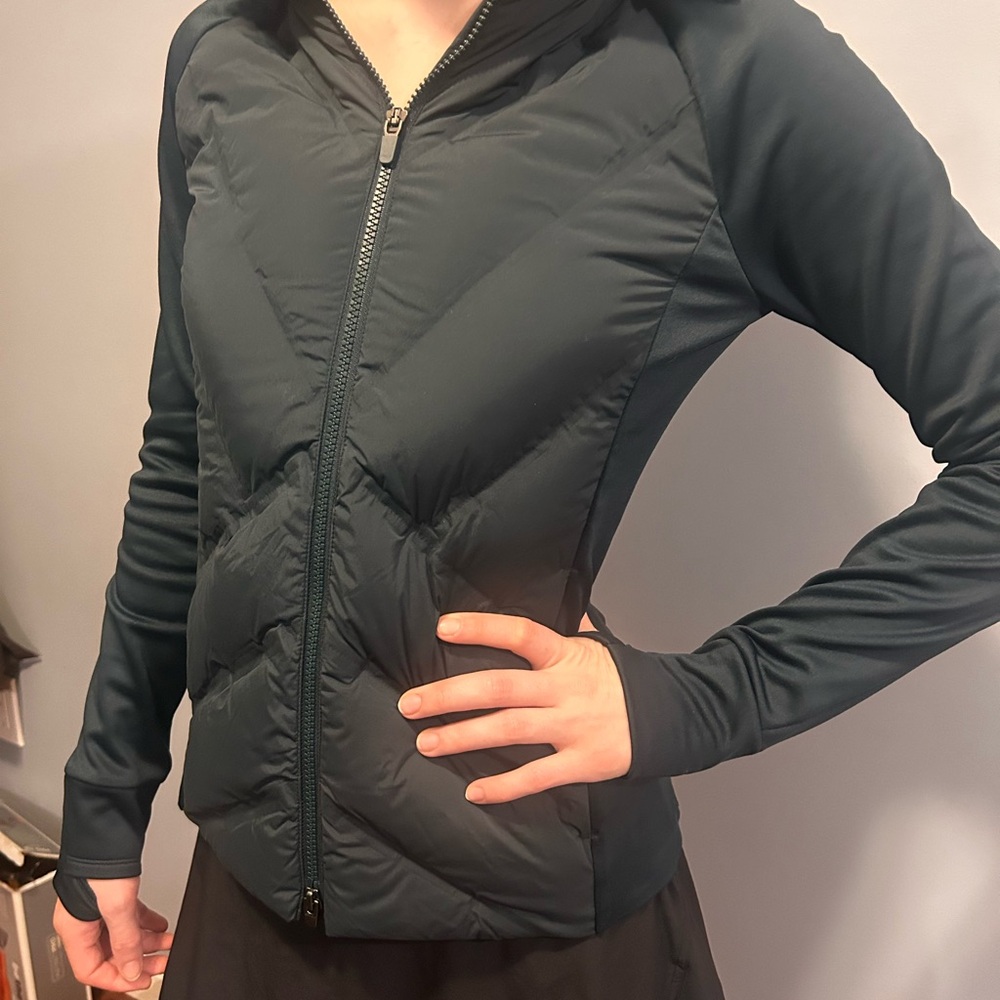 XS Women’s Athleta Inlet Jacket  —Lightweight Hooded Jacket — Dark Teal/Green